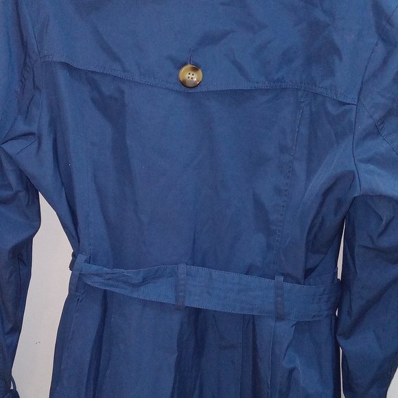 WOMEN - Picture 3 of 4